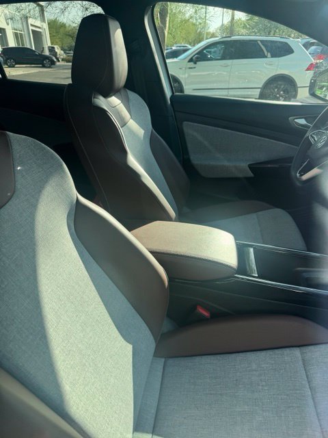 Certified Used 2023 Pure White Volkswagen Pro image 4