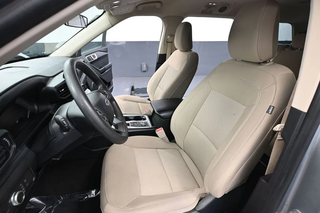 Used 2022 Silver Ford Base image 23