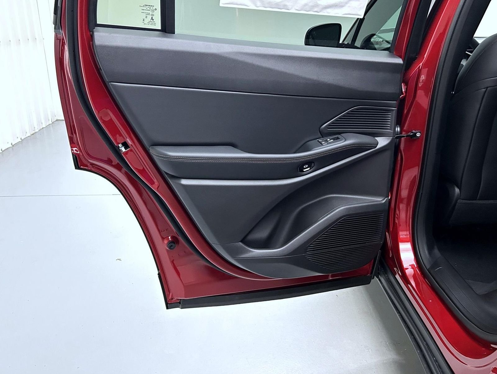 New 2026 Red Hot Pearl-Coat Exterior Paint Jeep Limited image 20