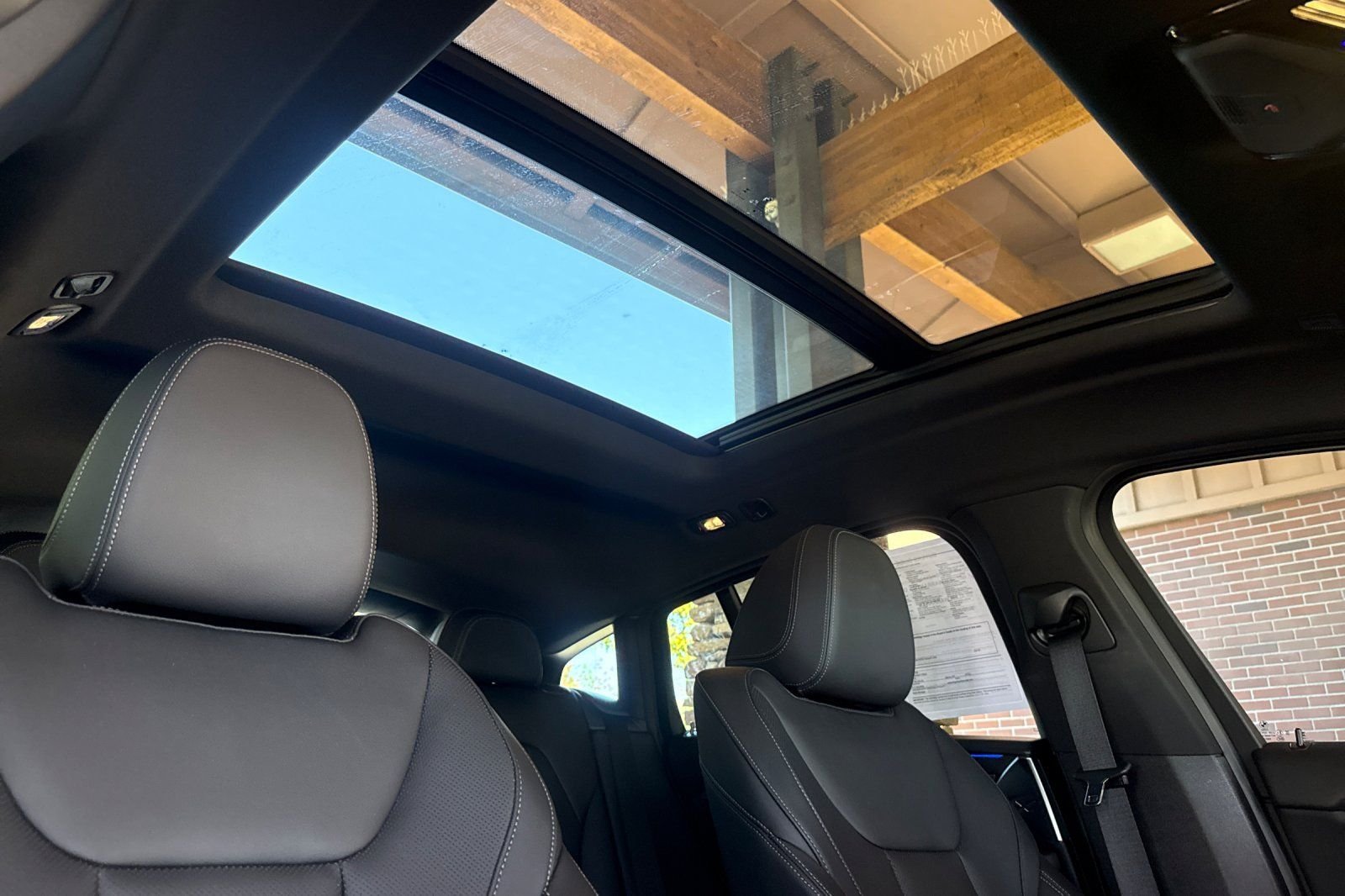 Used 2025 White BMW xDrive30i image 22