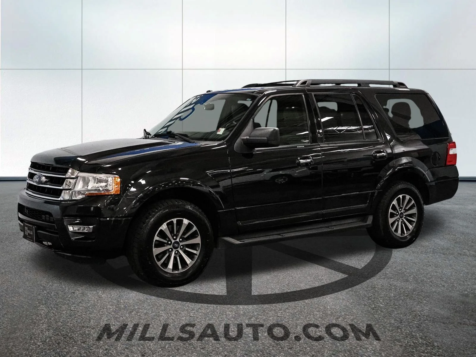Used 2015 Ford Expedition XLT with VIN 1FMJU1JT8FEF25175 for sale in Baxter, MN
