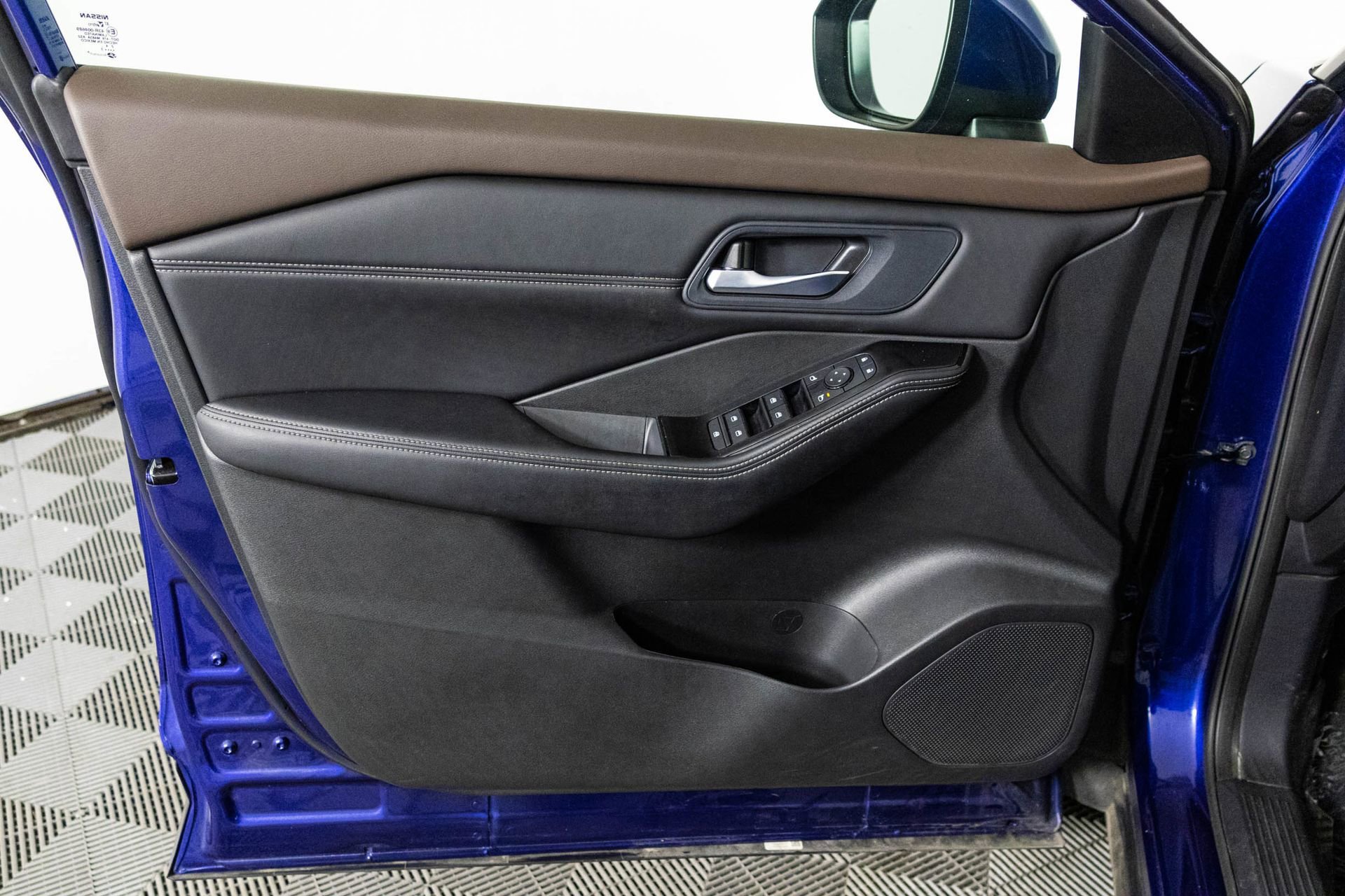 2023 NISSAN ROGUE - Image 32