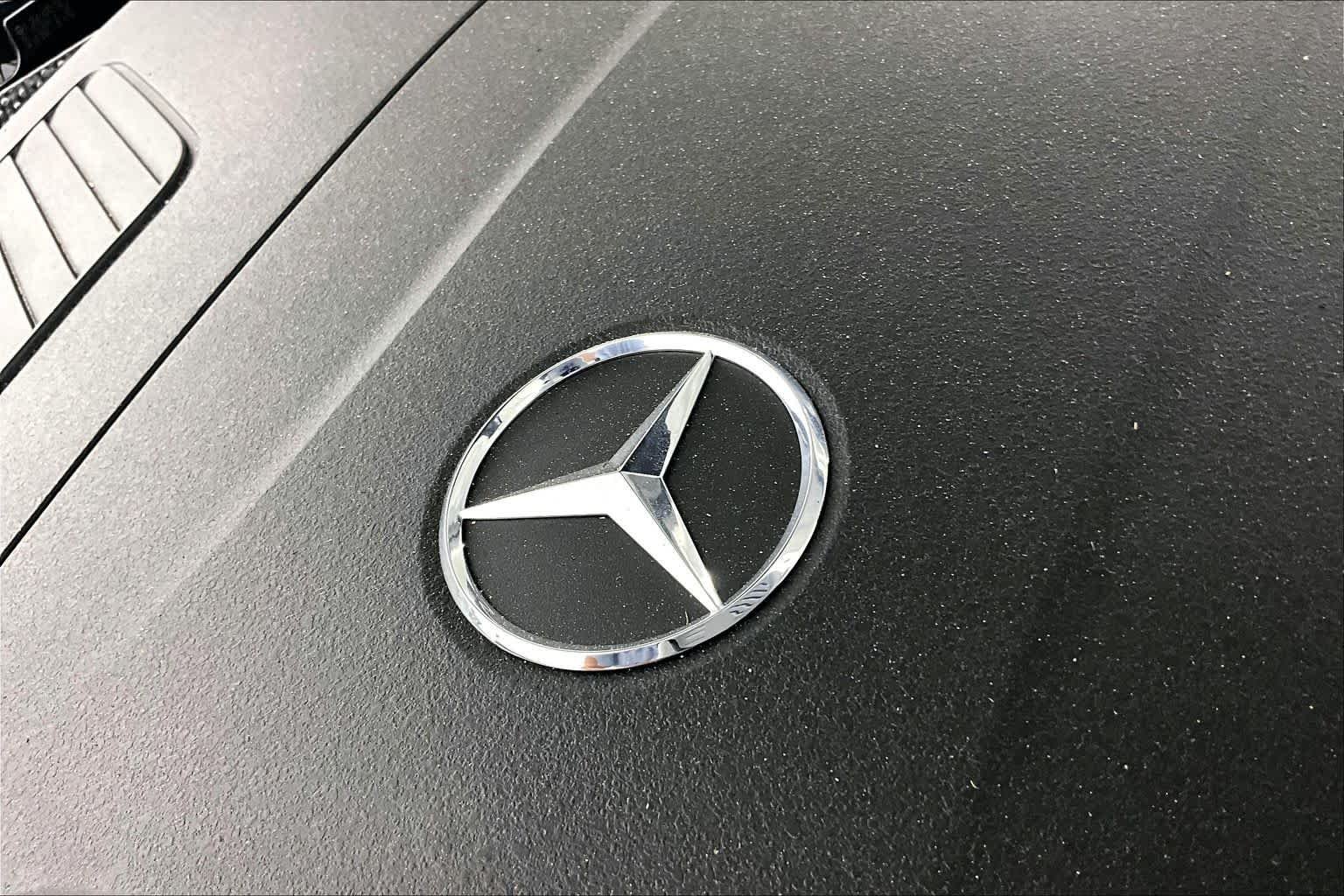 New 2026 Polar White Mercedes-Benz GLC 300 image 17