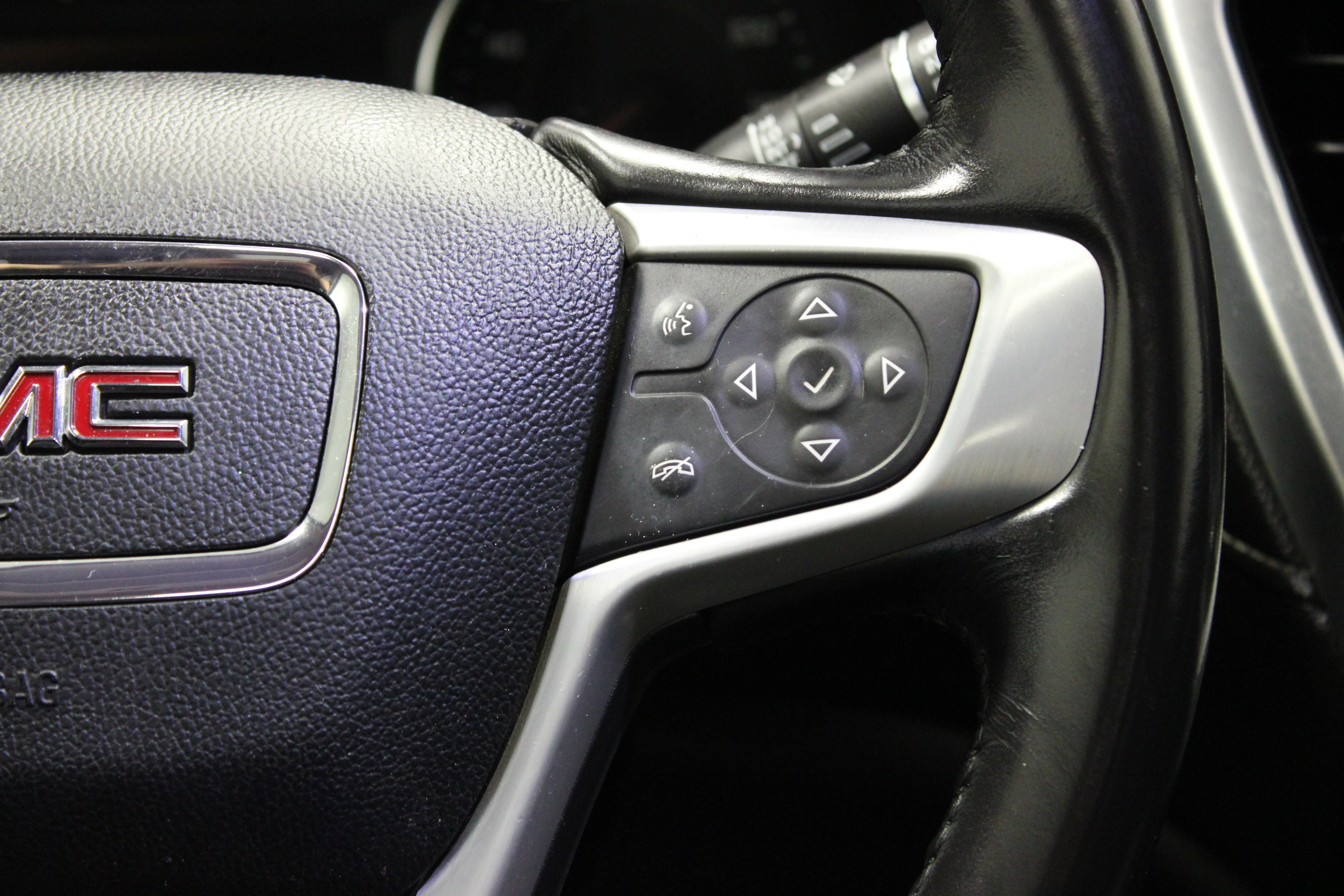 Used 2019 Iridium Metallic GMC SLT-1 image 25