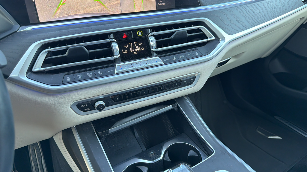 Used 2022 Gray BMW xDrive40i image 24