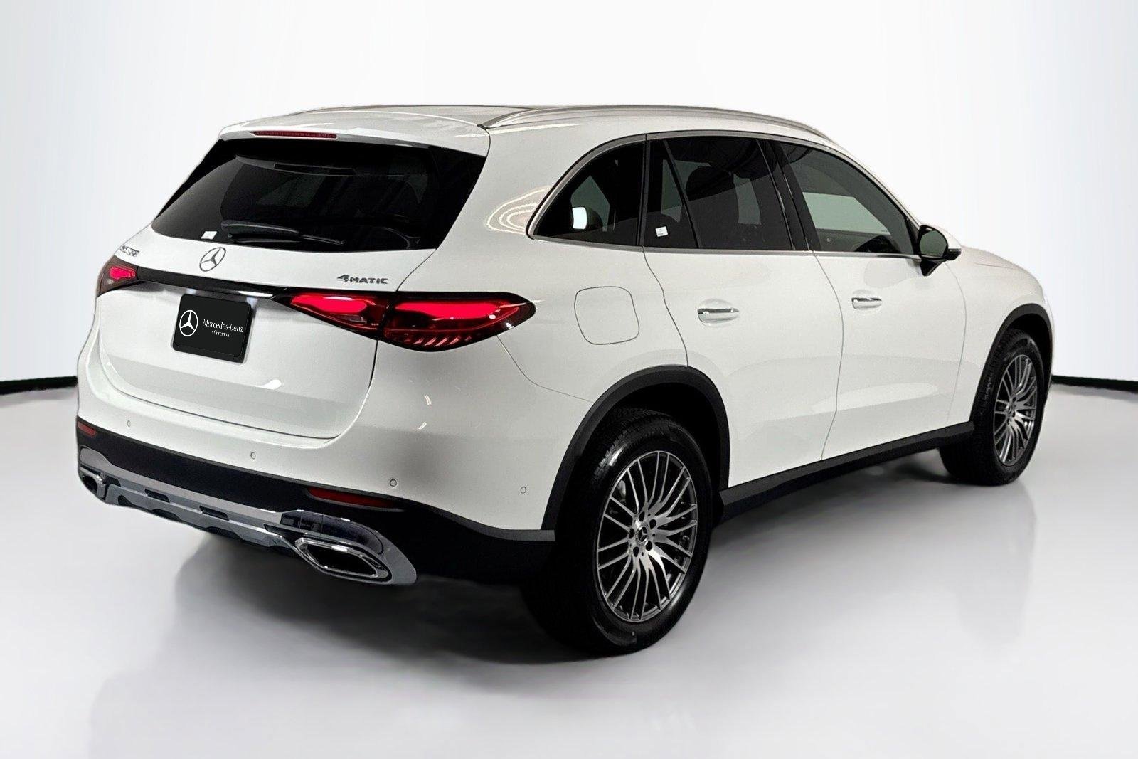 New 2026 Polar White Mercedes-Benz GLC 300 image 5