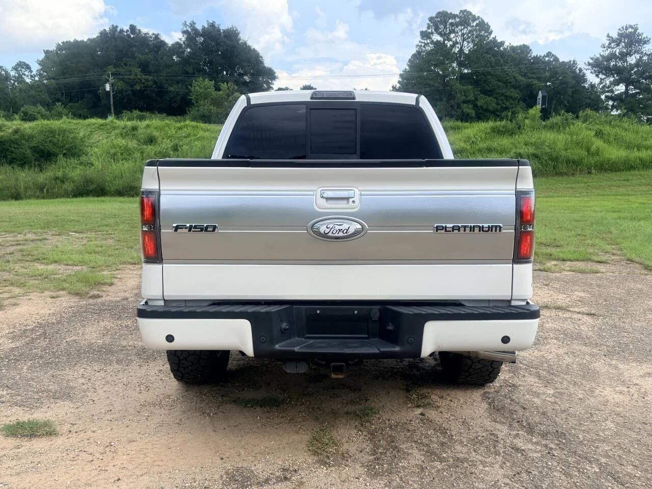 Used 2014 White Ford Platinum 4x4 4dr SuperCrew Styleside 5.5 ft. SB image 4