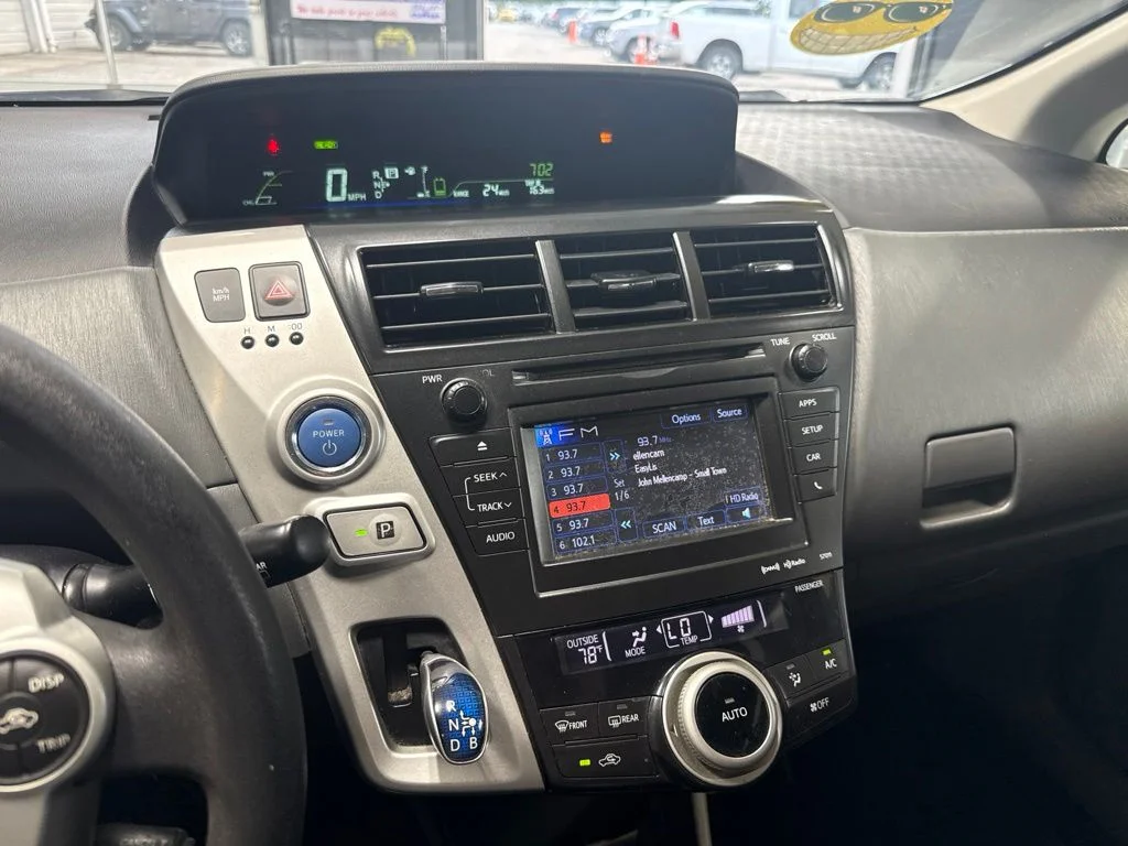 Used 2014 Gray Toyota Three image 13