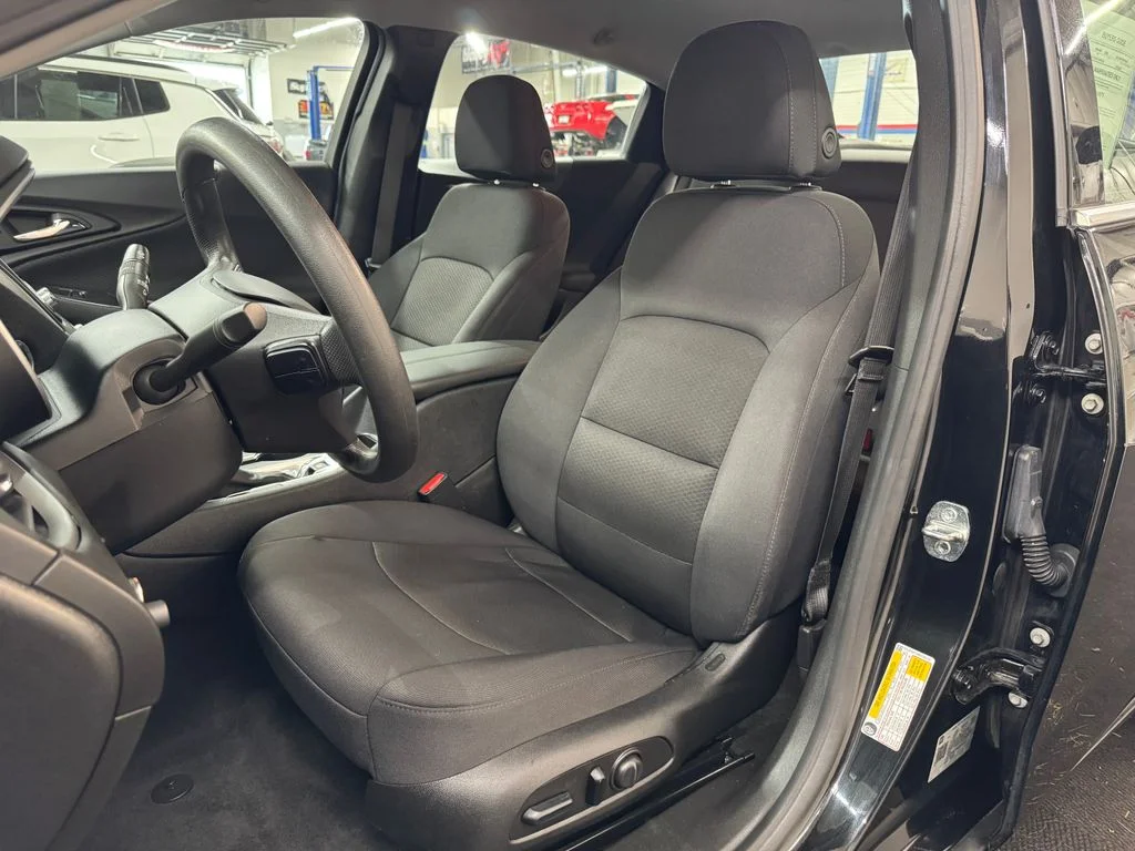 Used 2023 Black Chevrolet LT image 17