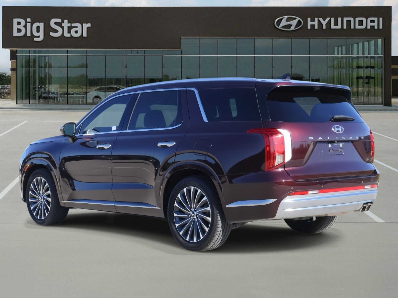 Used 2023 Sierra Burgundy Hyundai Calligraphy image 3