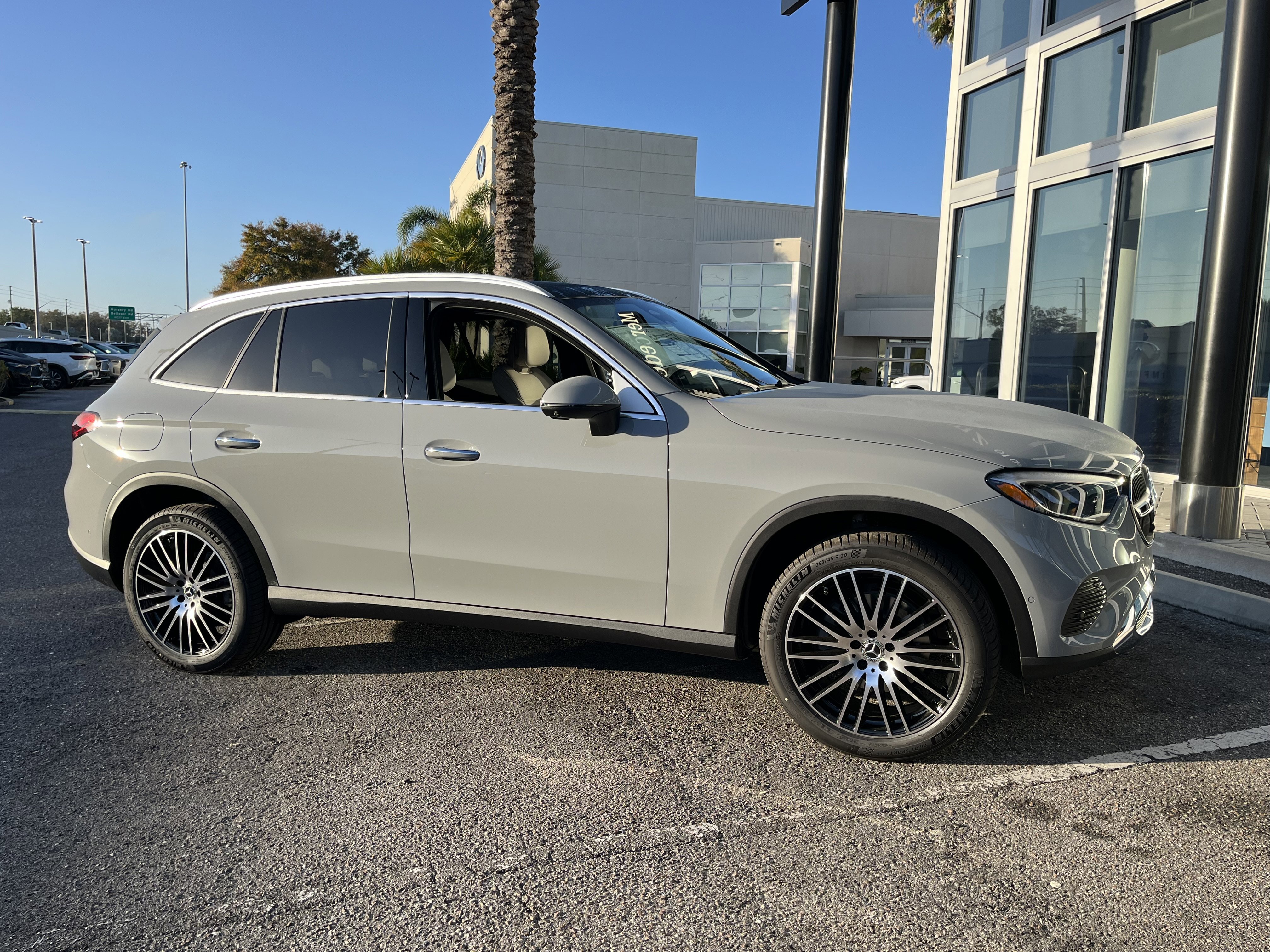 New 2026 MANUFAKTUR Alpine Grey Mercedes-Benz GLC 300 image 9