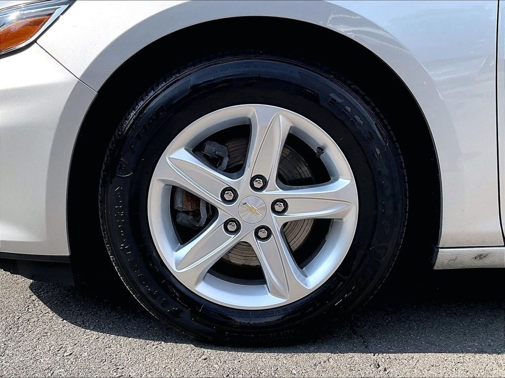 Used 2019 Silver Chevrolet LS image 22