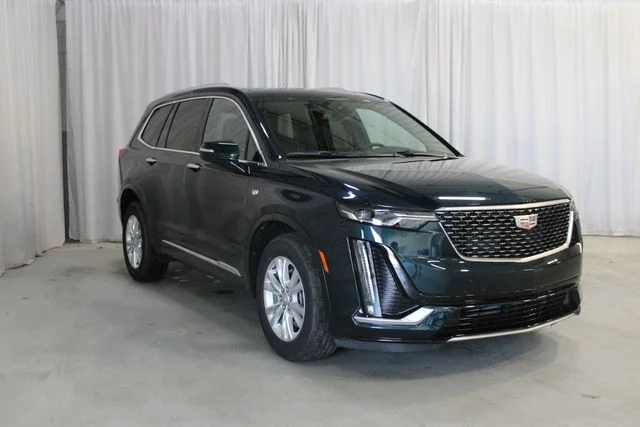 Used 2025 Green Cadillac Luxury image 28