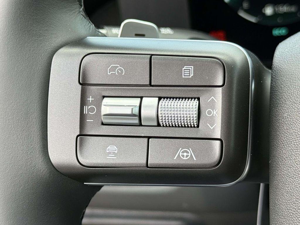 New 2026 Abyss Black Hyundai Blue SEL 7P image 23