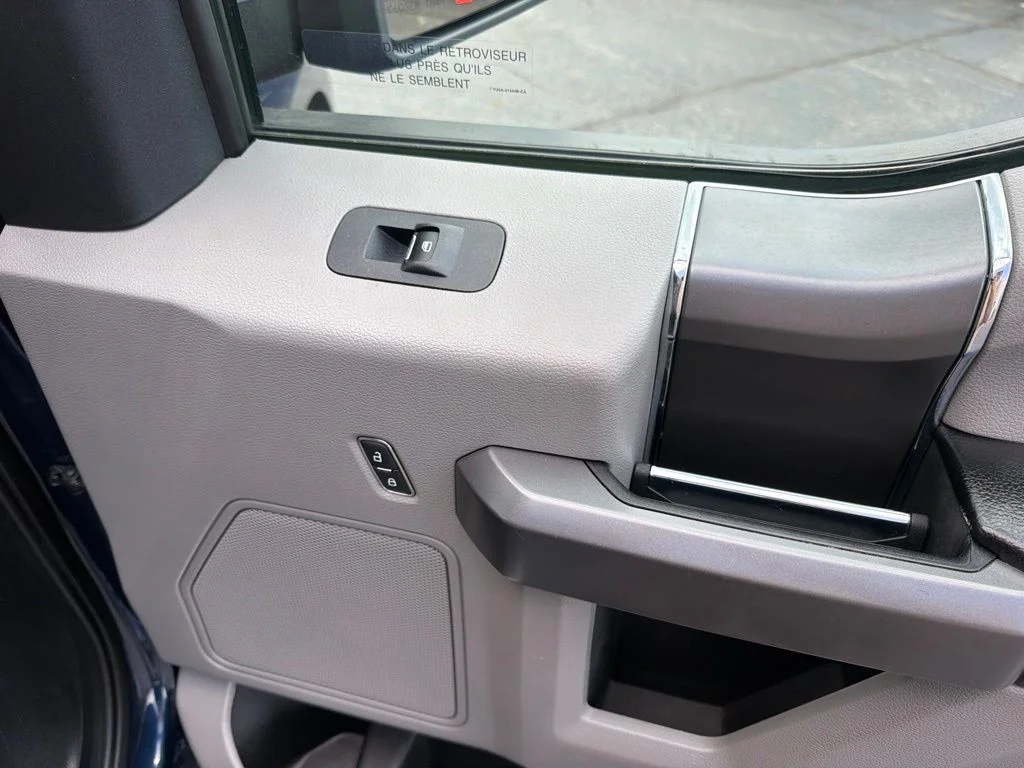 Certified Used 2019 Blue Jeans Metallic Ford XLT image 39