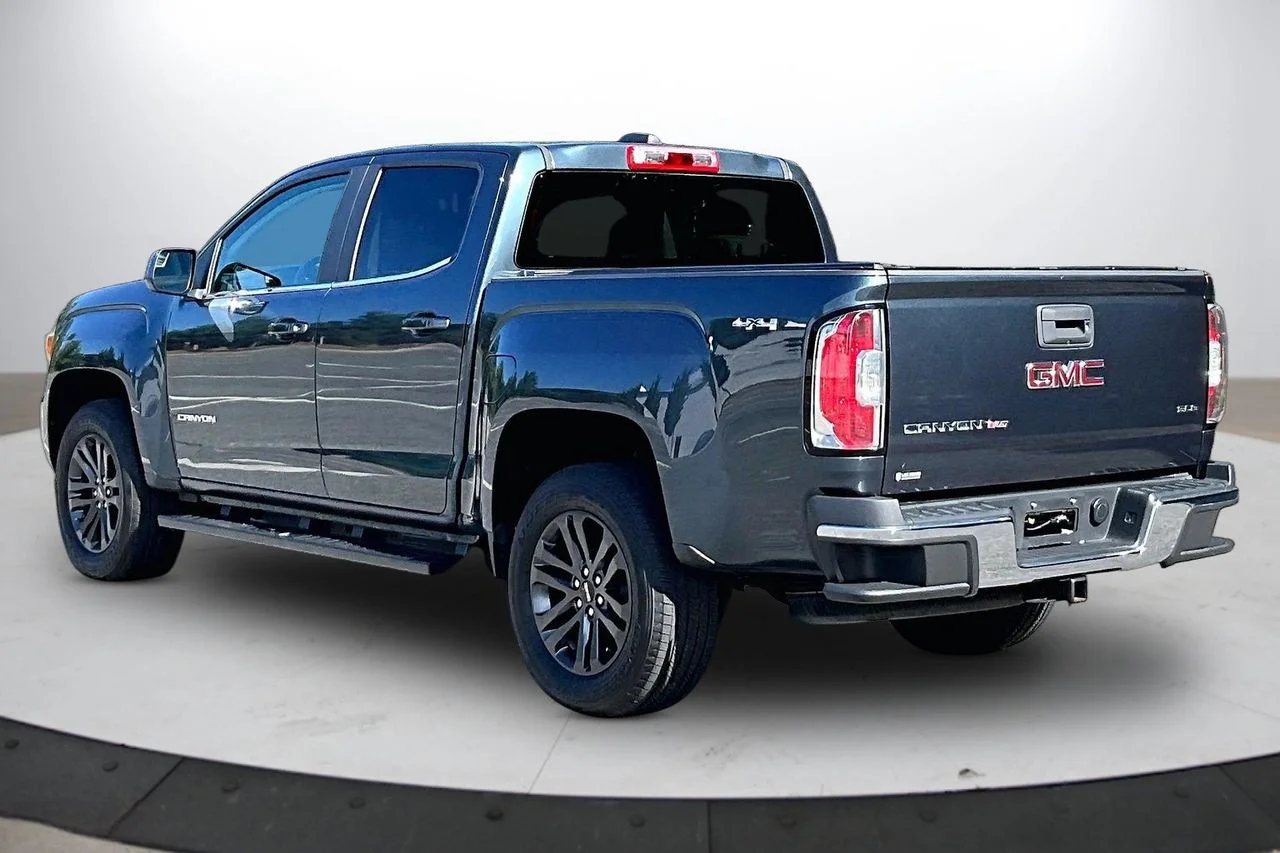 Used 2020 Blue GMC SLE1 image 7