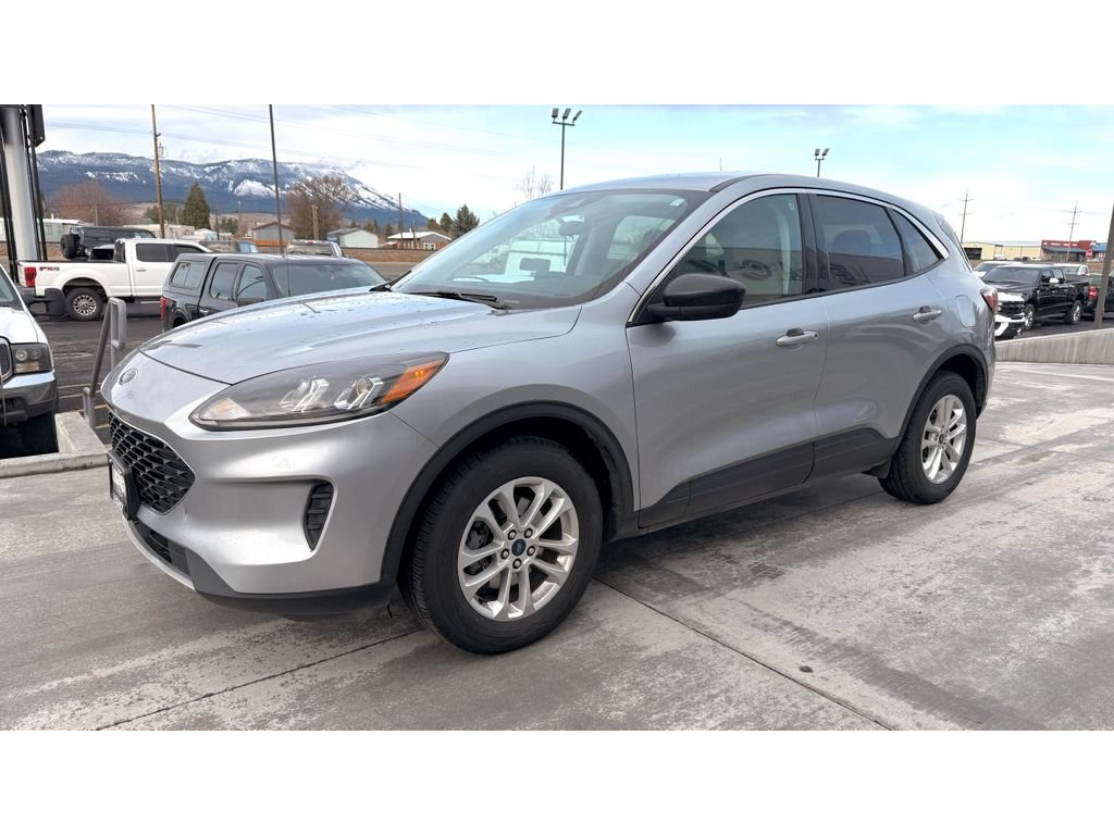 Used 2021 Silver Ford SE image 3