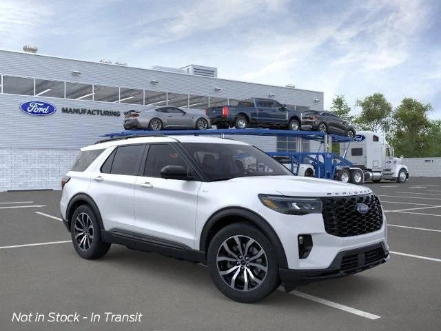 New 2026 Star White Metallic Tri-Coat Ford ST-Line image 33
