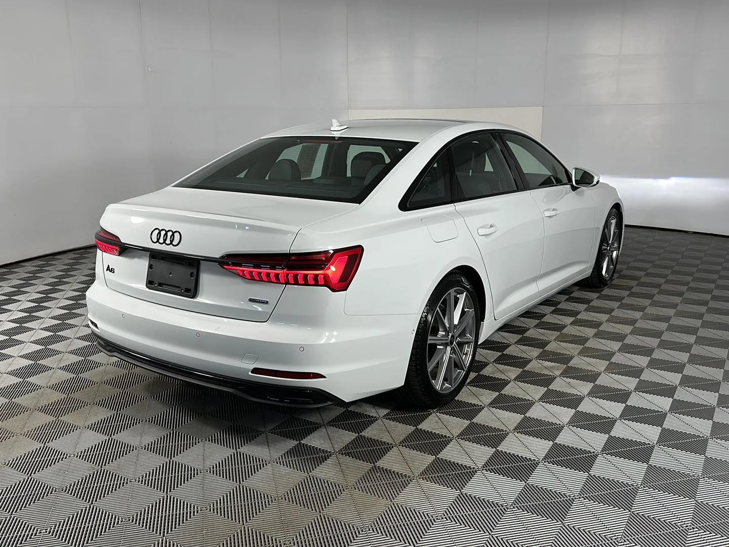 Used 2025 Glacier White Metallic Audi Premium Plus image 30