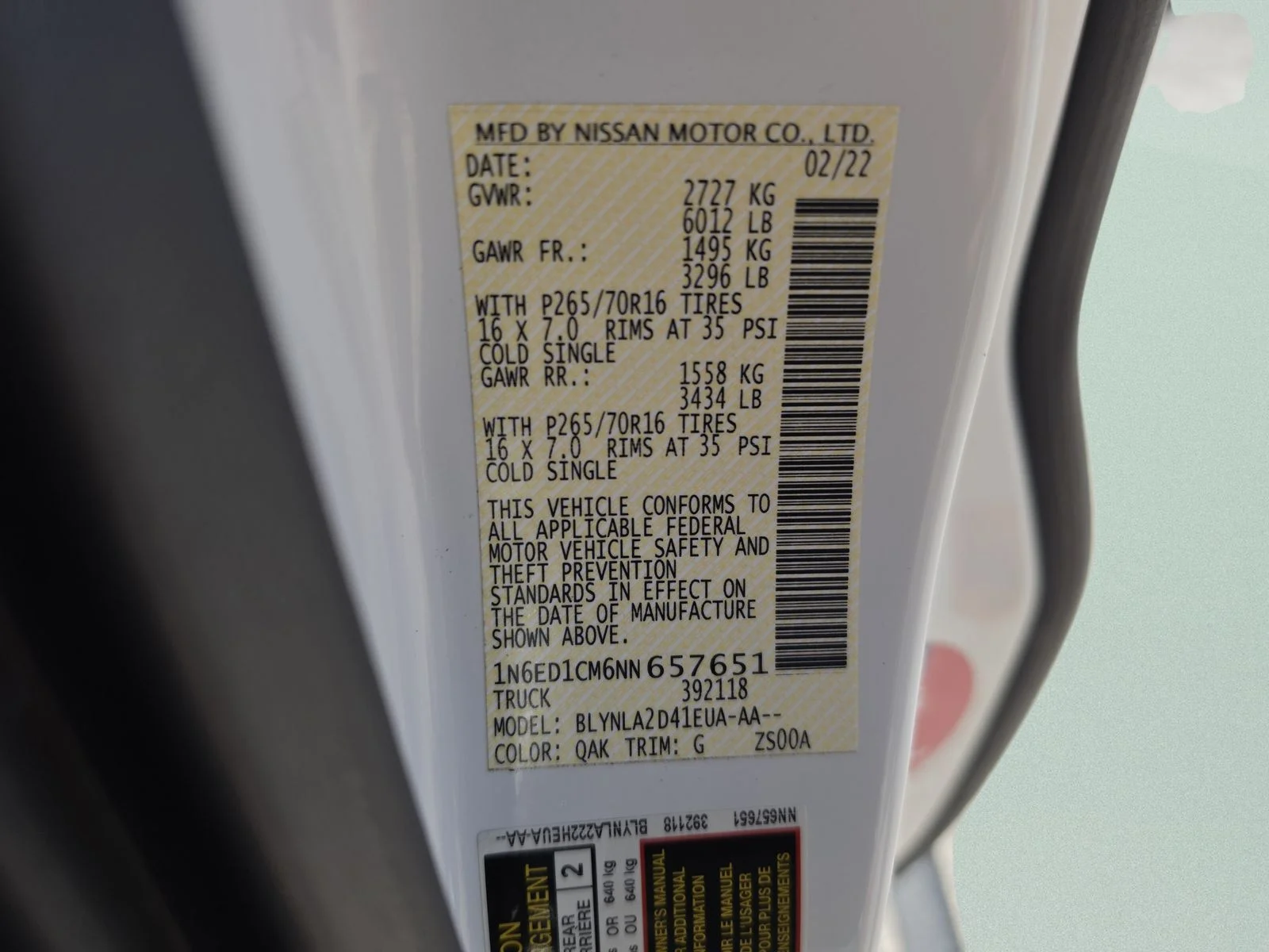 Used 2022 White Nissan S image 39