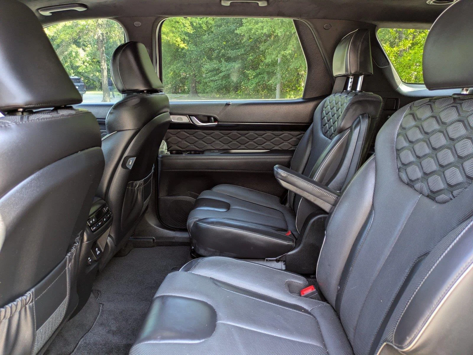 Used 2022 Sierra Burgundy Hyundai Calligraphy image 14