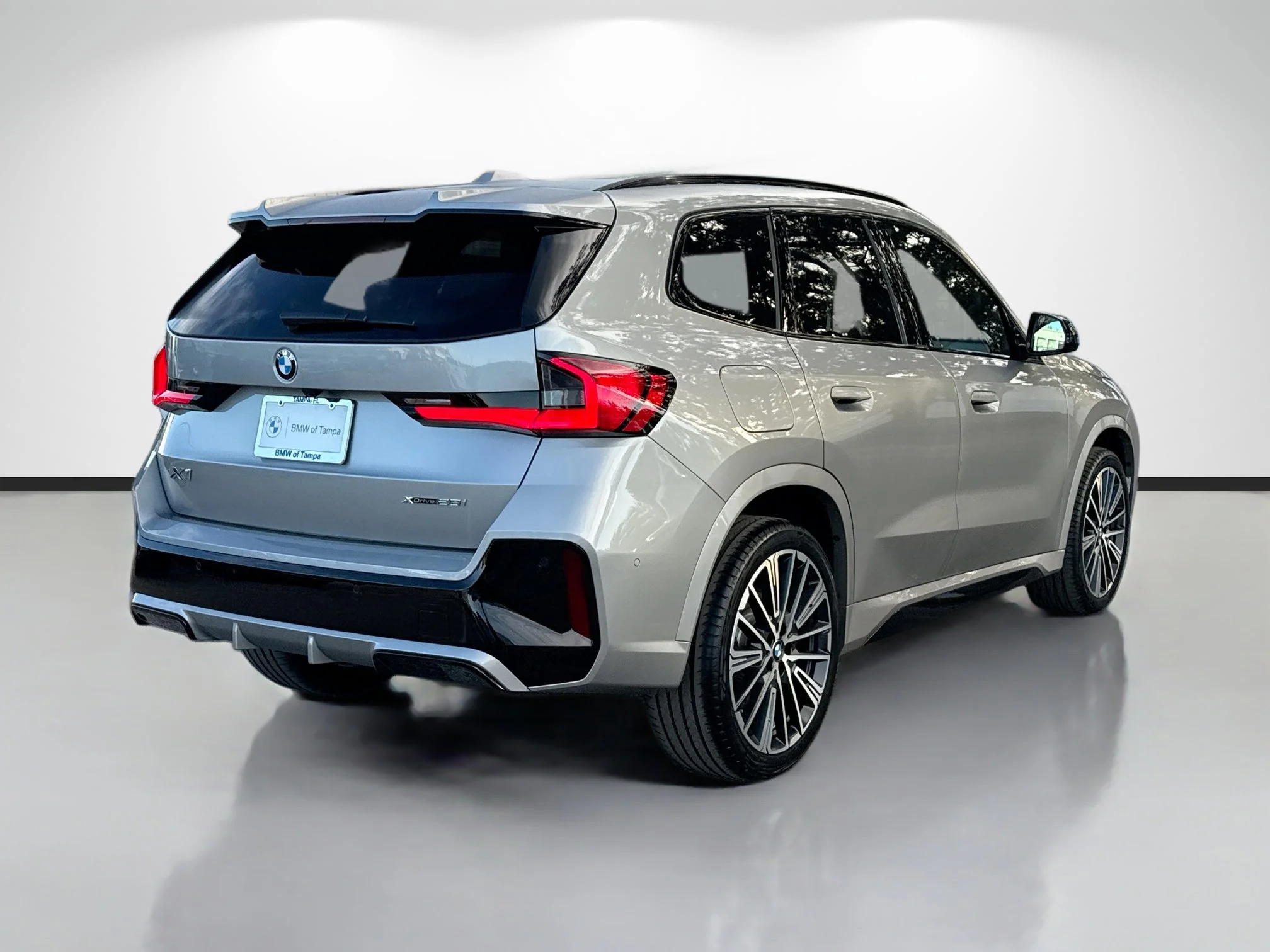 New 2026 Space Silver Metallic BMW xDrive28i image 3