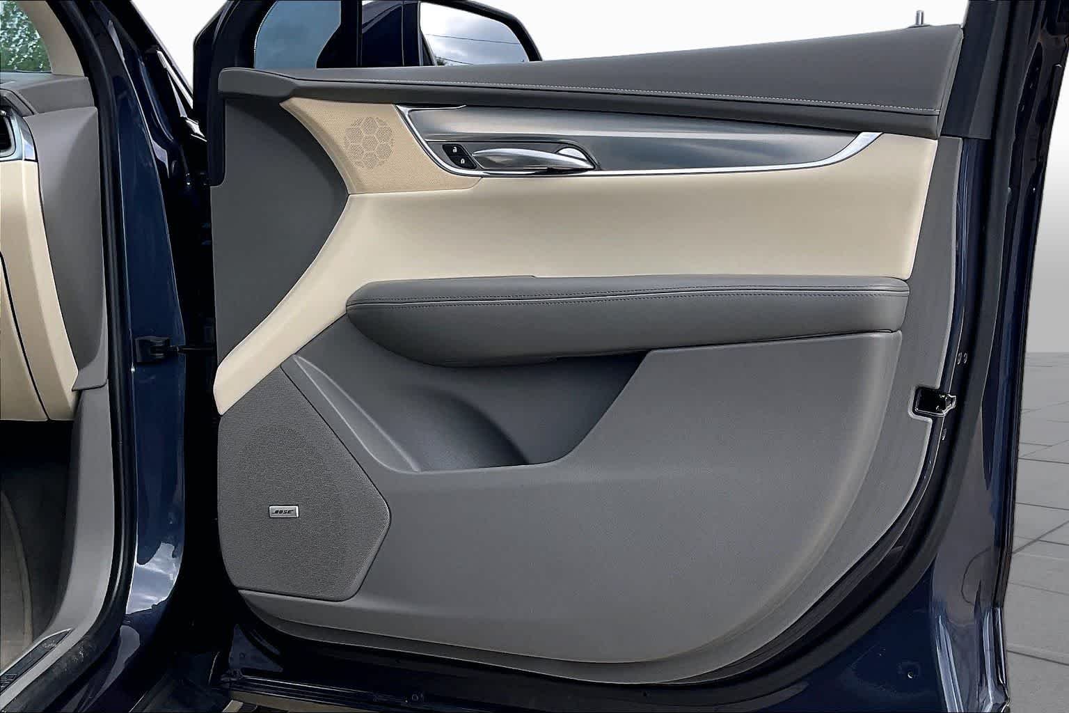 Used 2019 Harbor Blue Metallic Cadillac Luxury FWD image 20