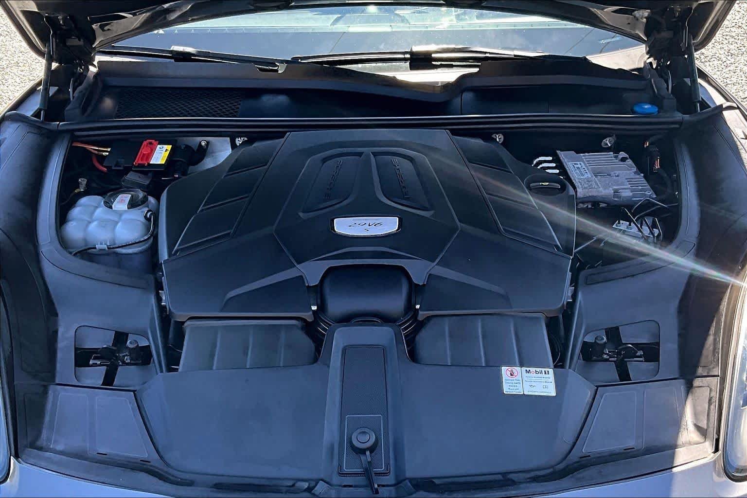 Used 2020 White Porsche S image 32