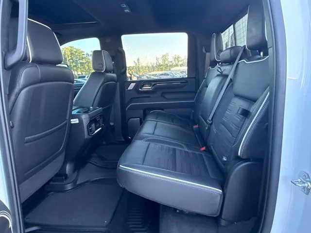 Used 2025 White GMC AT4X image 15