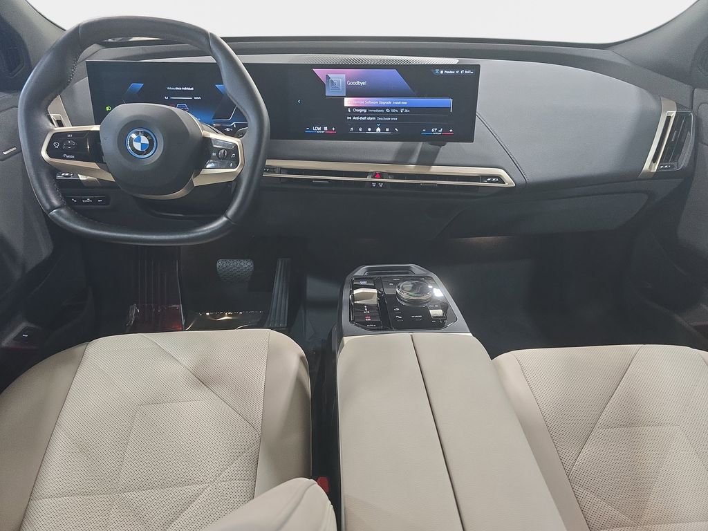 Certified Used 2024 Black Sapphire Metallic BMW xDrive50 image 9