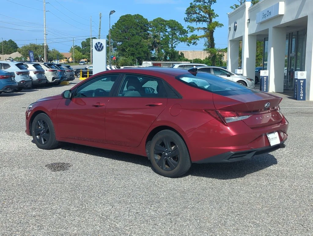 Used 2023 Red Hyundai SEL image 5