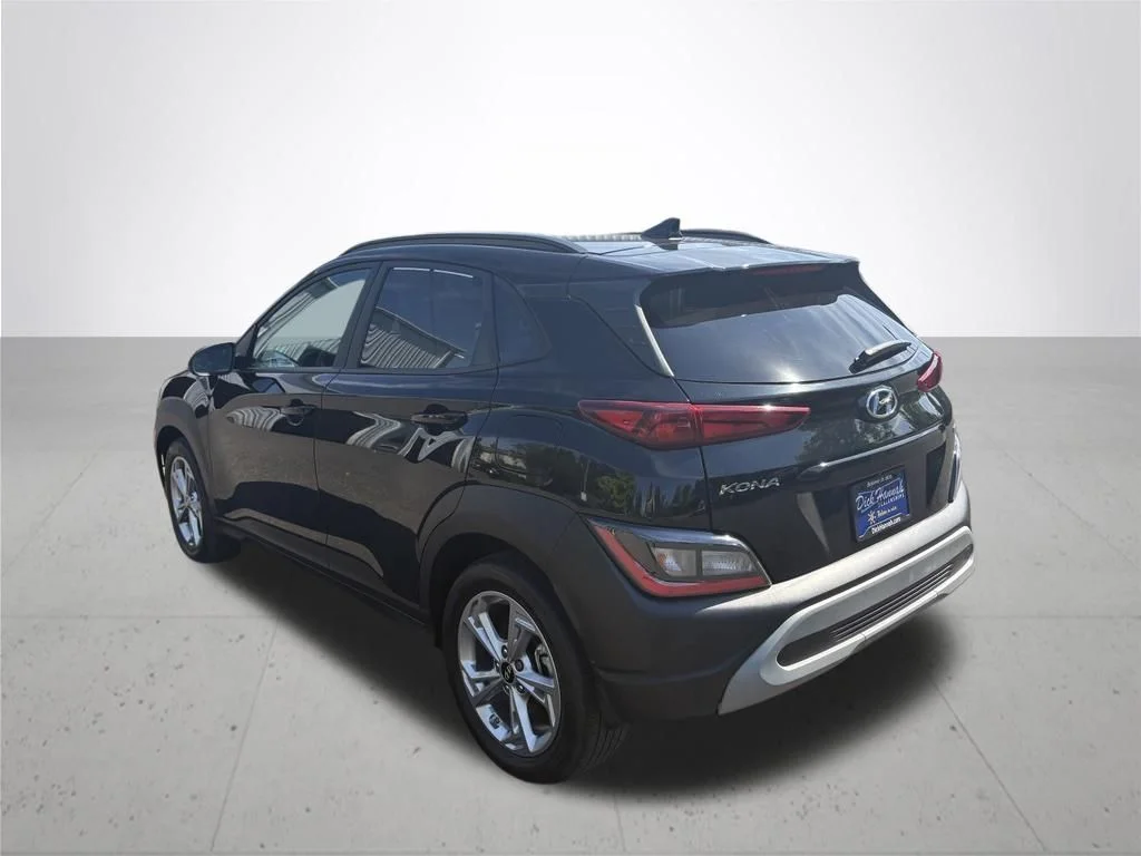 Used 2022 Black Hyundai SEL image 5