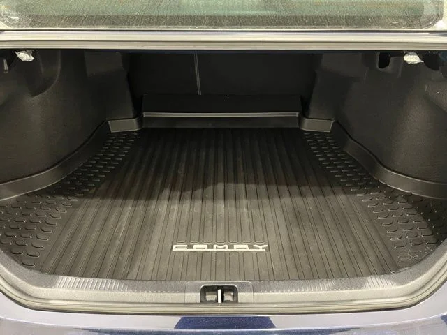 Used 2021  Toyota XLE image 21