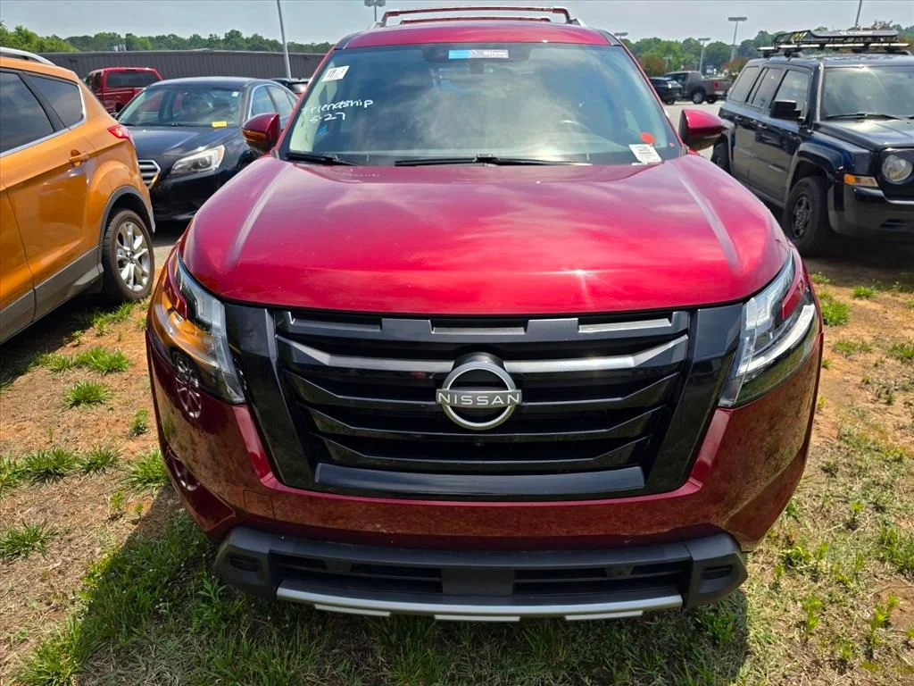 Used 2024 Red Nissan SL image 10