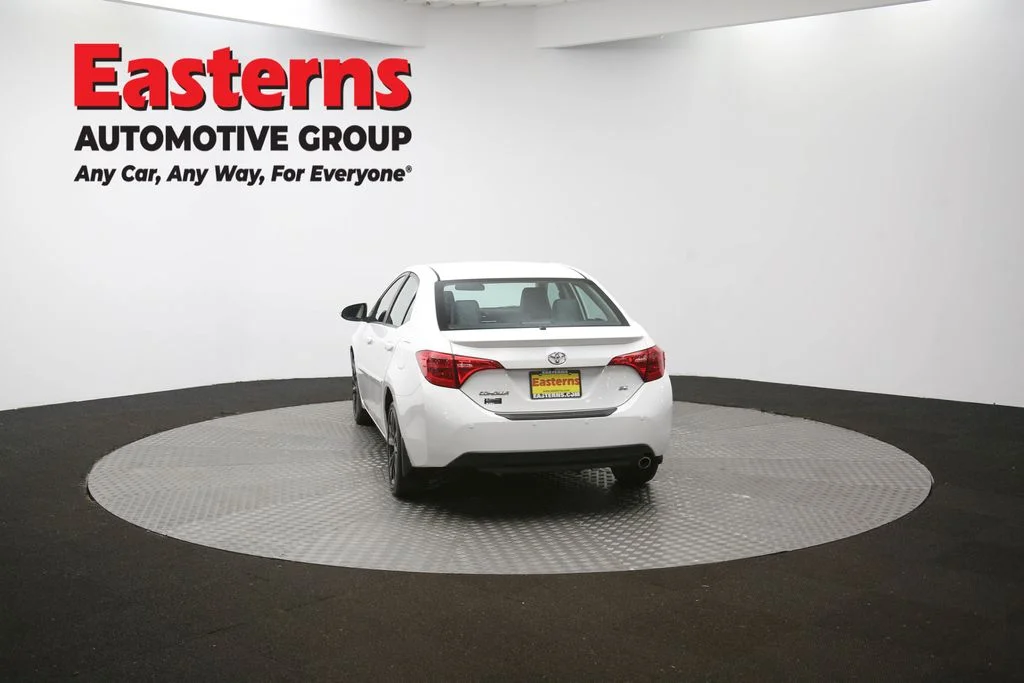 Used 2018 White Toyota SE image 63