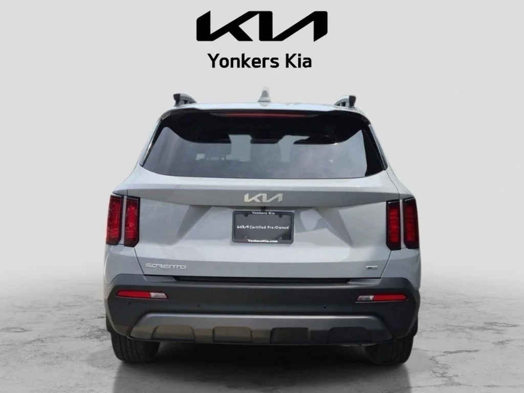 Used 2023 Gray Kia X-Line S image 7