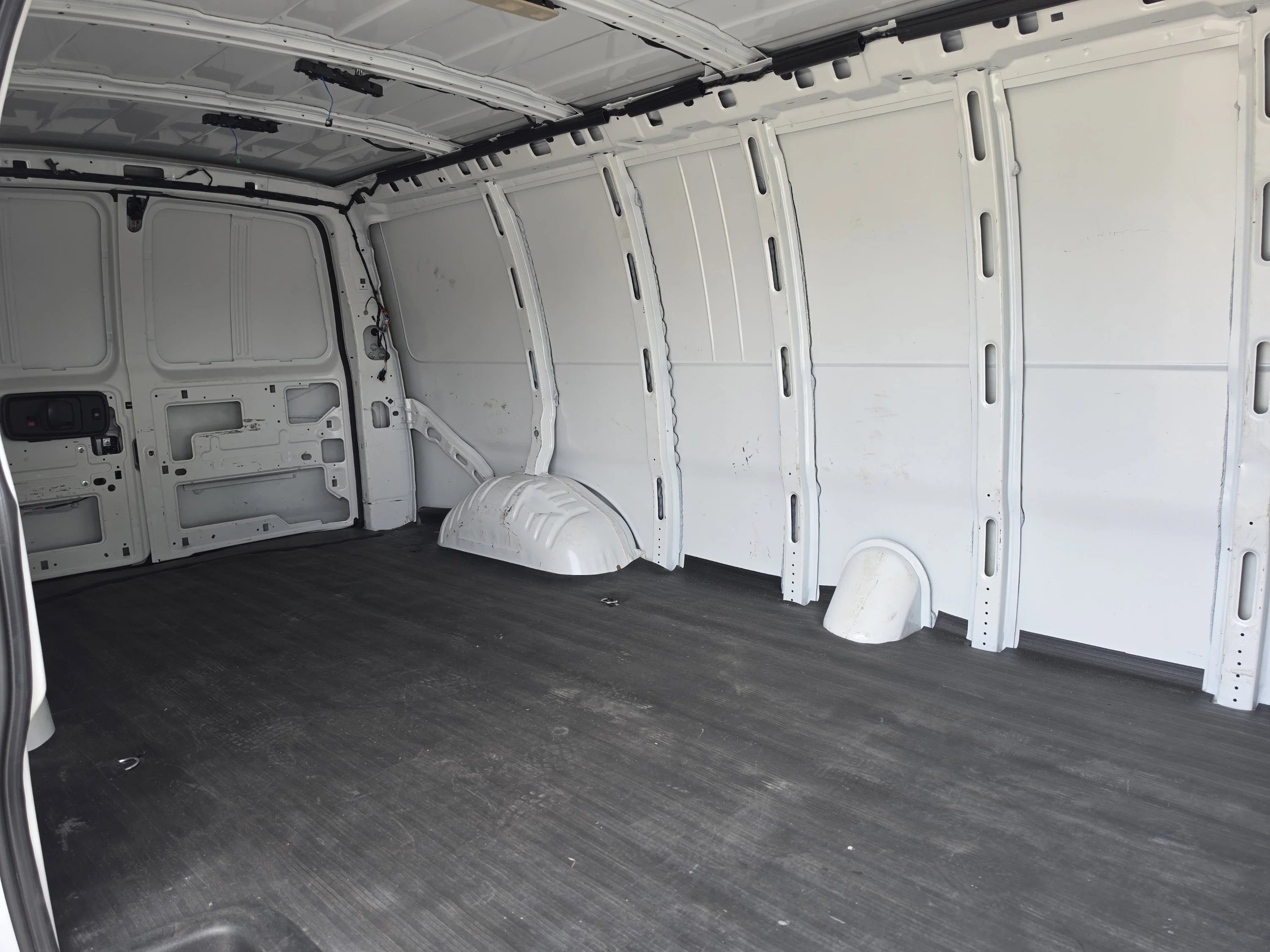 Used 2023 Summit White GMC Work Van image 21