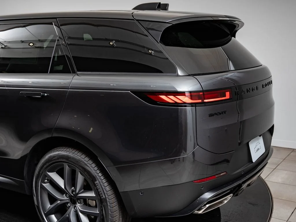 New 2026 Carpathian Grey Land Rover SE image 19