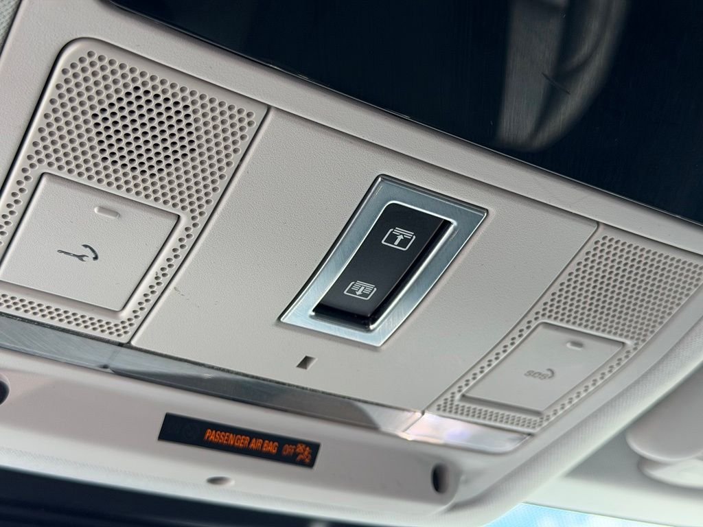 Used 2024 Gray Land Rover S image 35