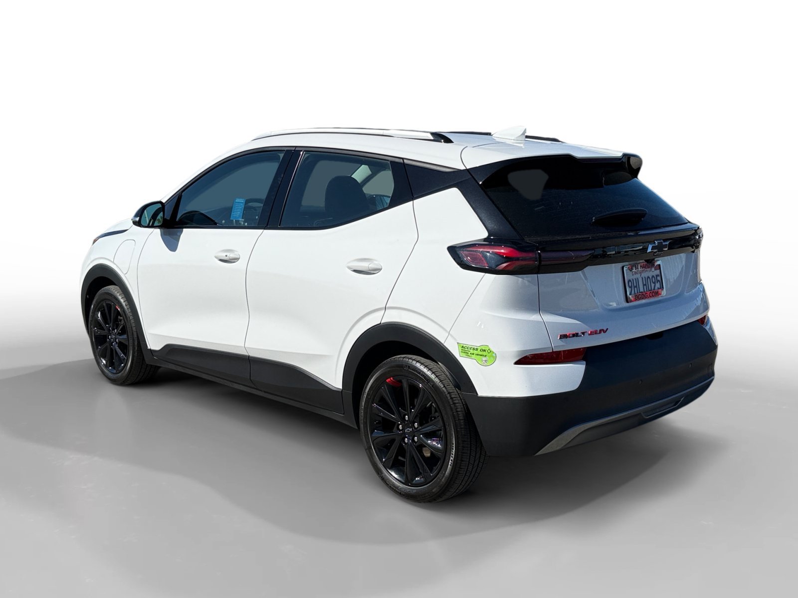 Used 2023 Summit White Chevrolet LT Redline image 3
