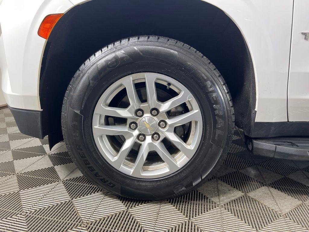 Used 2023 Summit White Chevrolet LT image 16