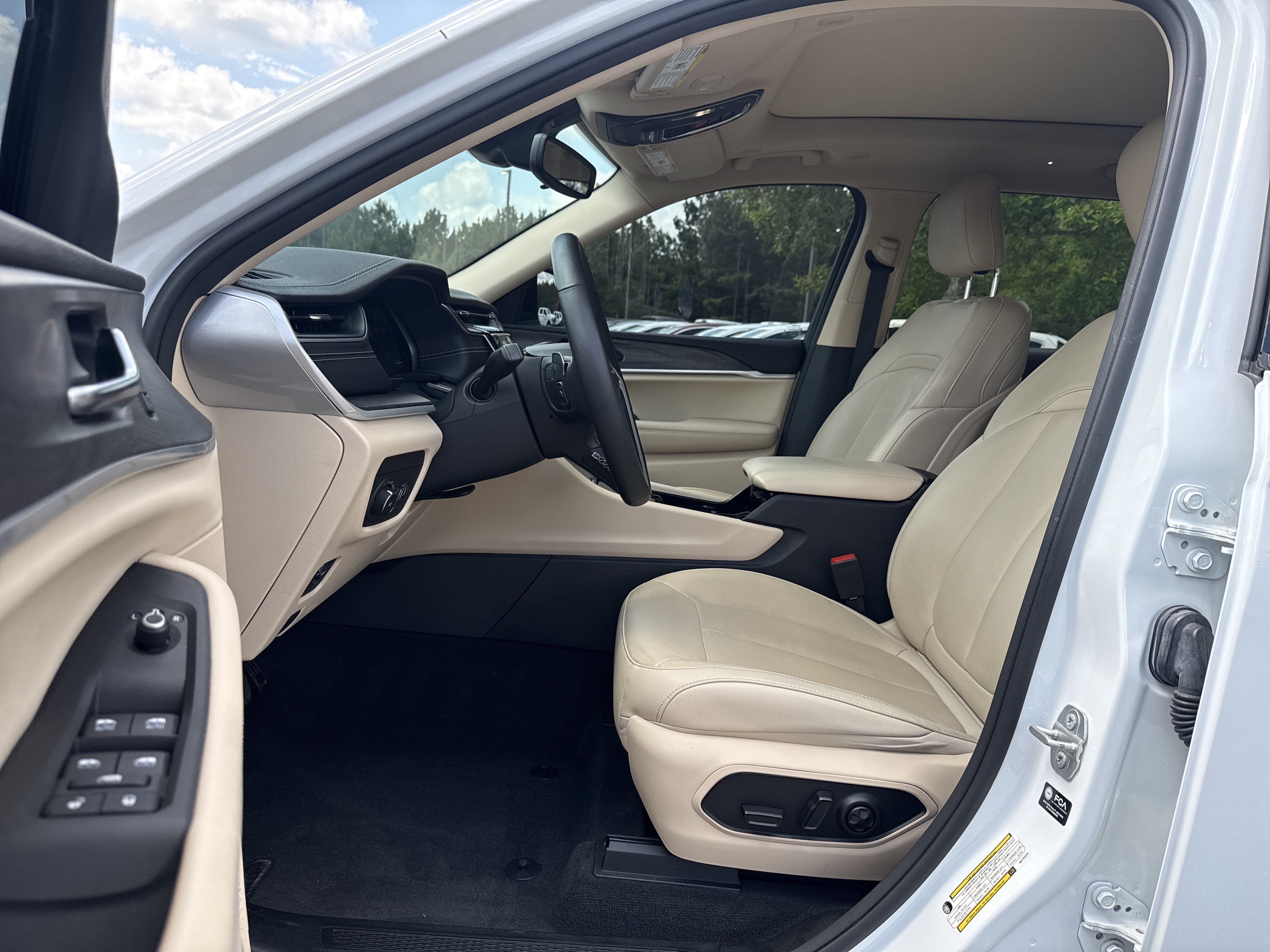 Used 2021 Bright White Clearcoat Jeep Limited image 9