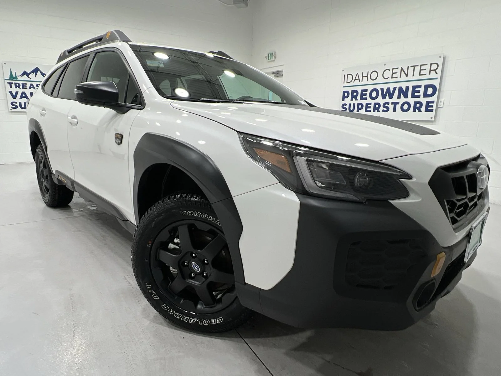 Used 2024 White Subaru Wilderness image 2