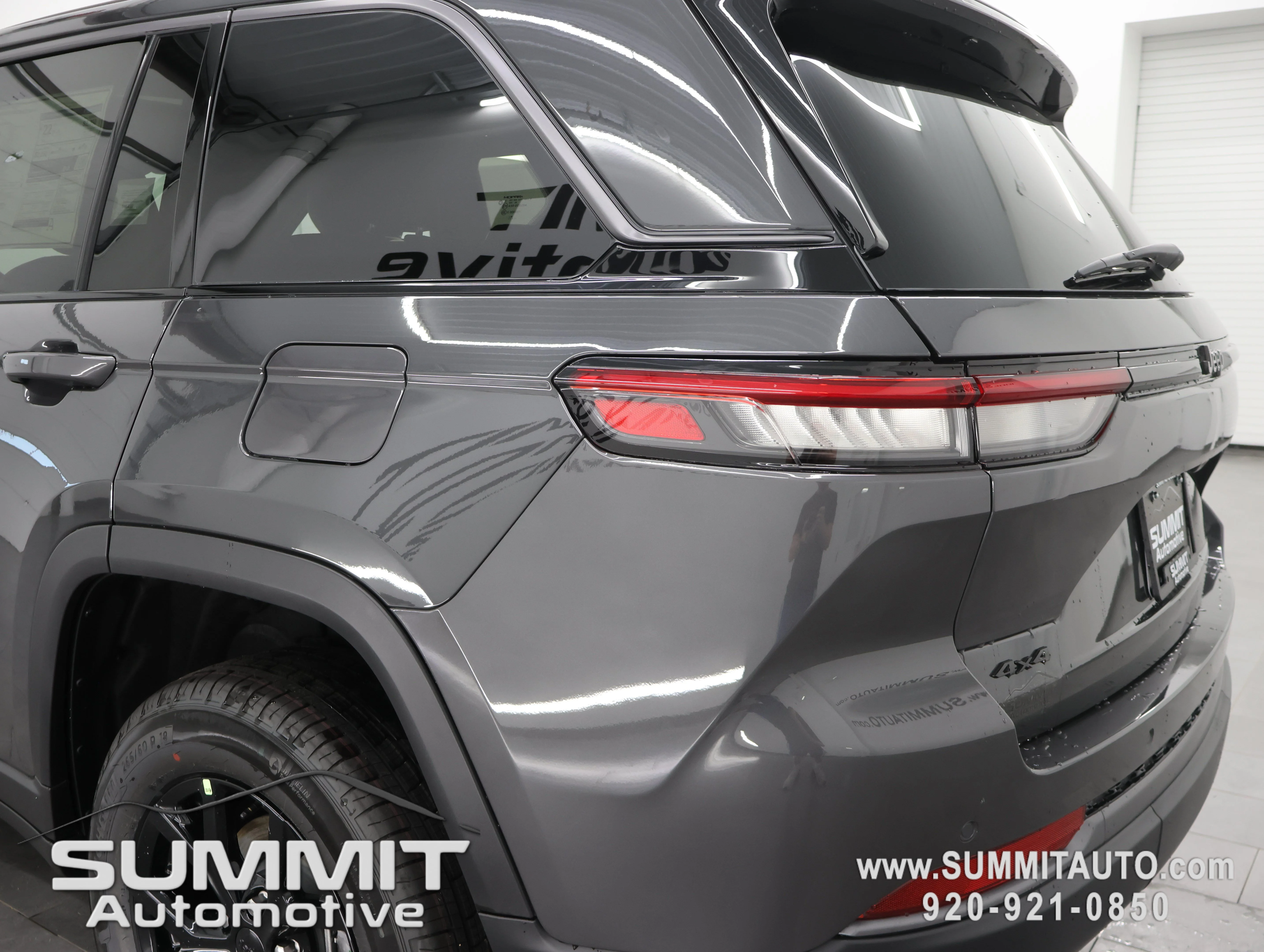 New 2026 Baltic Gray Metallic Clearcoat Jeep Altitude image 33