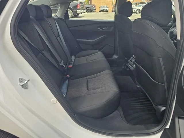 Used 2025  Honda SE image 11