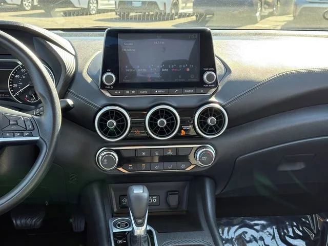 2025 Nissan Sentra SV - Photo 18