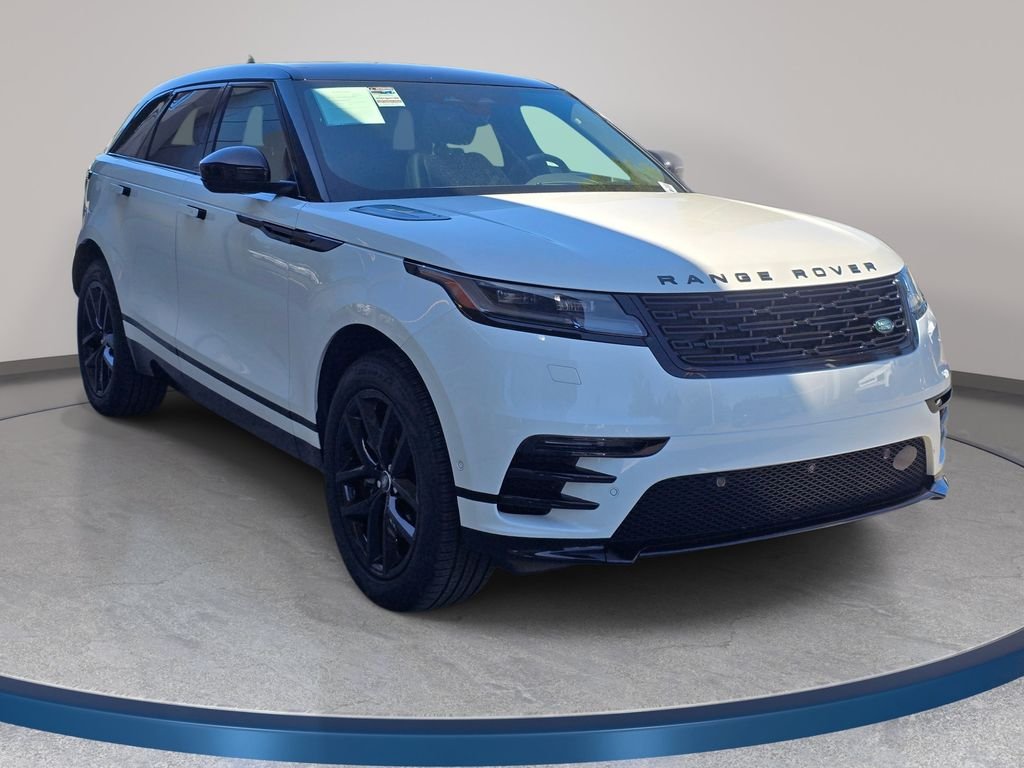 Certified Used 2025 White Land Rover Dynamic SE image 4