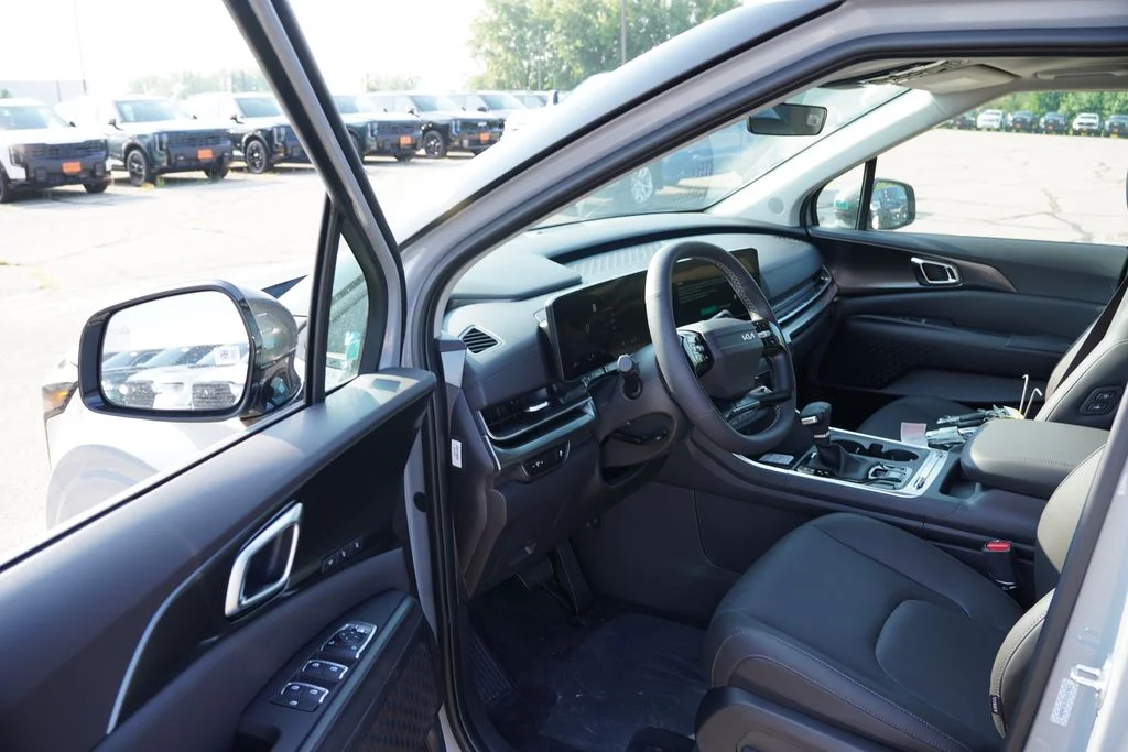 2027 Kia Carnival SX - Photo 10