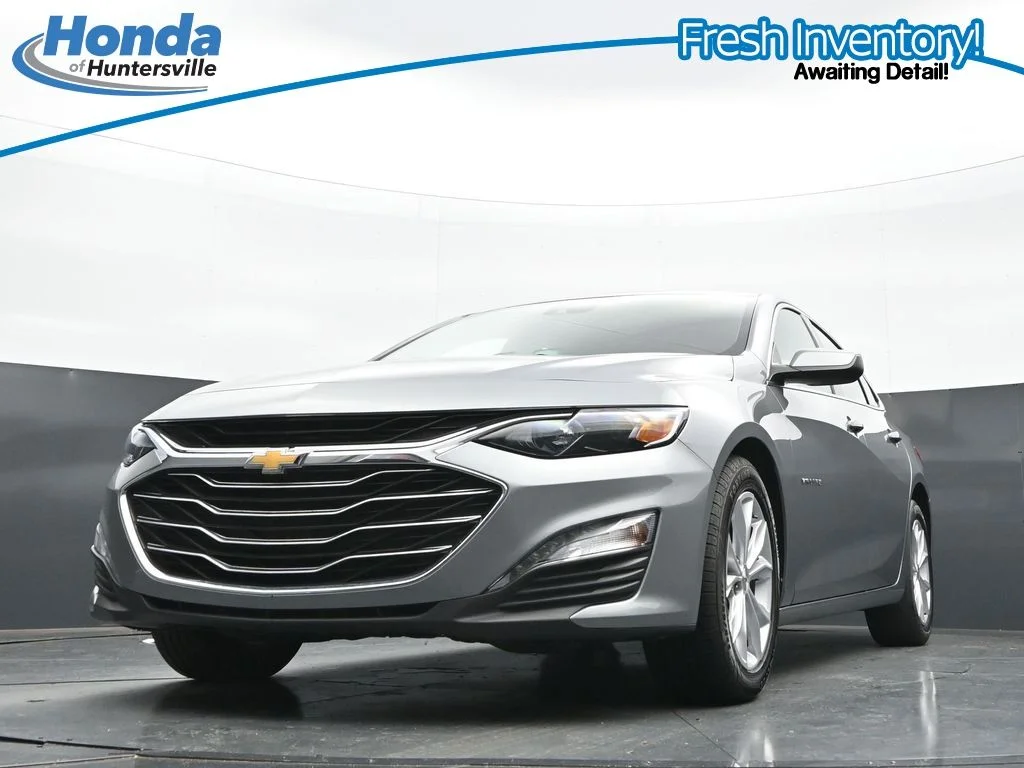Used 2025 Sterling Gray Metallic Chevrolet LT image 29