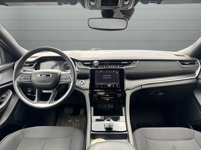 Used 2024 White Jeep Laredo image 14